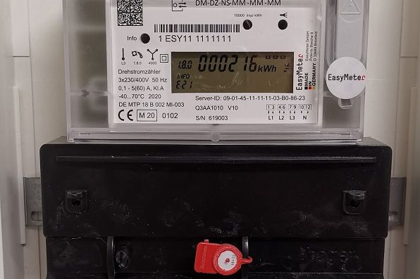 Stromzähler eingebauter Stromzähler, auf dem man den Stromverbrauch sehen kann
